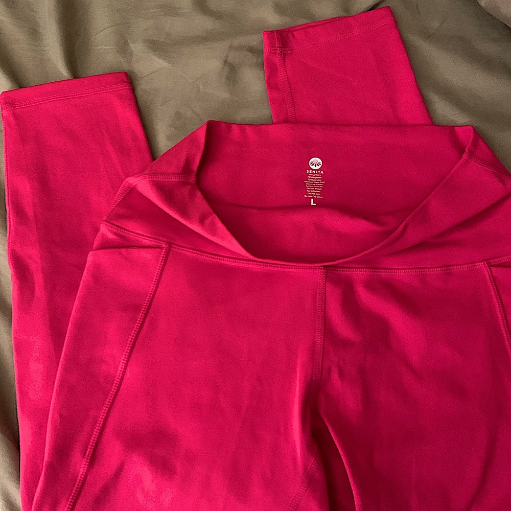 LIKE NEW Senita Shakti 7/8 Capris Punch Leggings